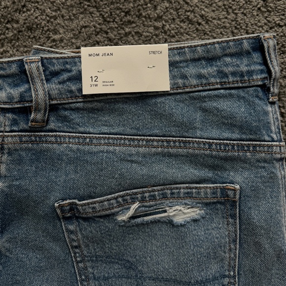 AE Stretch Ripped Mom Jean - Picture 3 of 3